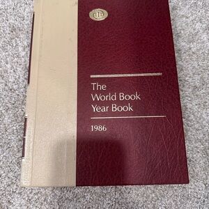 Vintage The World Book Year Book from 1986